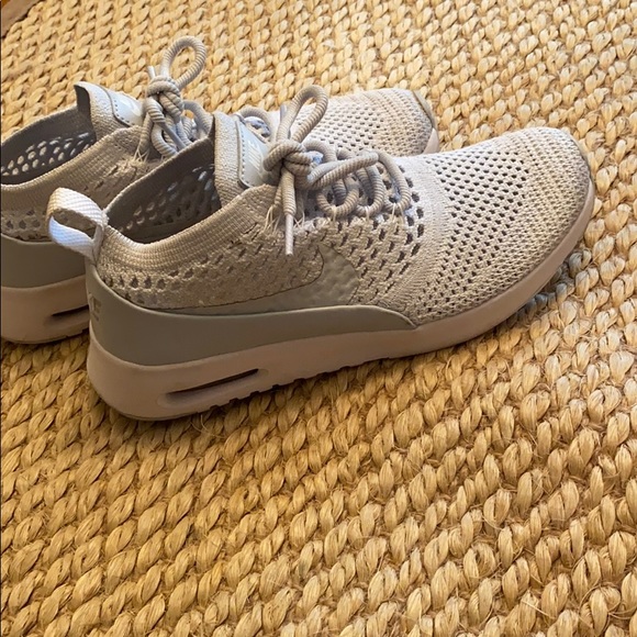 grey sneakers - Picture 6 of 8